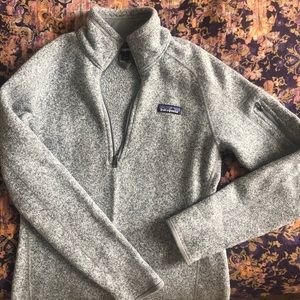 Women’s gray size small Patagonia half-zip